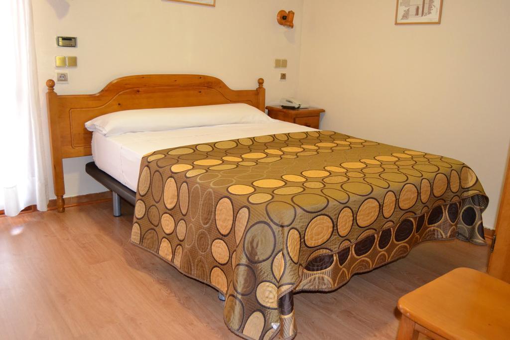 Hotel San Marcos Huesca Pokoj fotografie